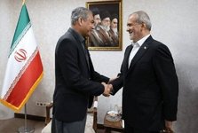 دیدار وزیر کشور پاکستان با رئیس جمهور/ پزشکیان: اهتمام مقامات پاکستان برای همبستگی و تقویت روابط و مناسبات با ایران ارزشمند است/ بر تعمیق روابط با پاکستان در همه زمینه‌ها تاکید داریم/ سید محسن نقوی: روابط مستحکم پاکستان و ایران گسستنی نیست