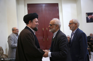 تجدید میثاق رئیس و جمعی از اعضای مجمع تشخیص مصلحت نظام با آرمان‌های امام خمینی (س)-2