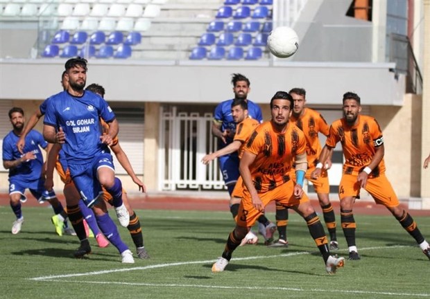  حذف پدیده با شکست مقابل ذوب‌آهن/ گل‌گهر دربی کرمان را برد و صعود کرد
