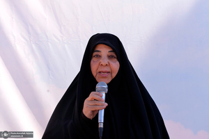 مراسم درختکاری در جوار حرم مطهر امام خمینی (س)