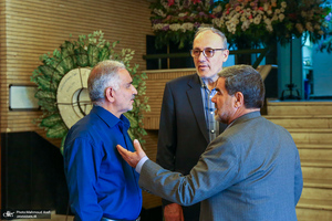 مراسم ختم مادر فرشاد مومنی