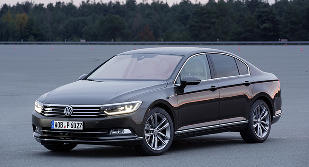 مقایسه مشخصات فنی فولکس پاسات با بی ام و سری 5+ تصاویر
