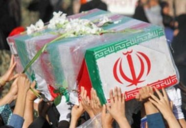 پیکر شهید تازه تفحص شده دفاع مقدس وارد شیراز شد