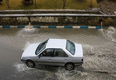 بارش شدید باران سبب آبگرفتگی معابر در البرز شد