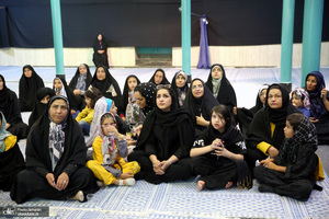 بازدید اقشار مختلف مردم از بیت امام خمینی (س) در جماران