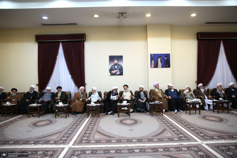 حاشیه تجدید میثاق اعضای مجلس خبرگان رهبری با آرمان‌های امام خمینی(س)؛