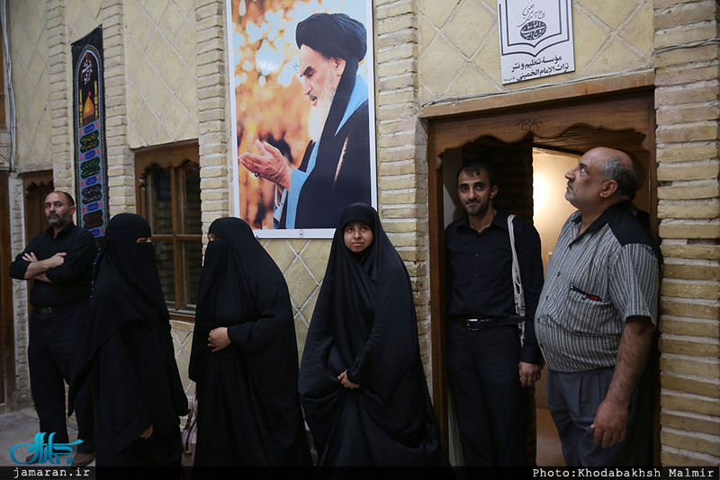 بازدید حجت الاسلام و المسلمین سید محمود دعایی از بیت امام در نجف