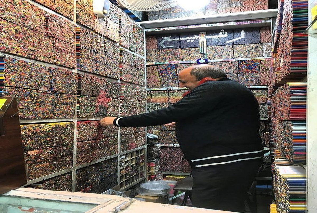 مداد رنگی فروشی متفاوت در بازار تهران + عکس
