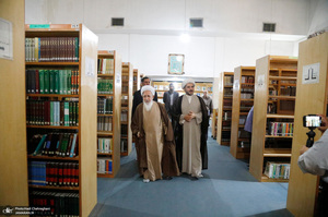 بازدید آیت الله العظمی جوادی آملی از کتابخانه موسسه امام جعفرصادق (ع)