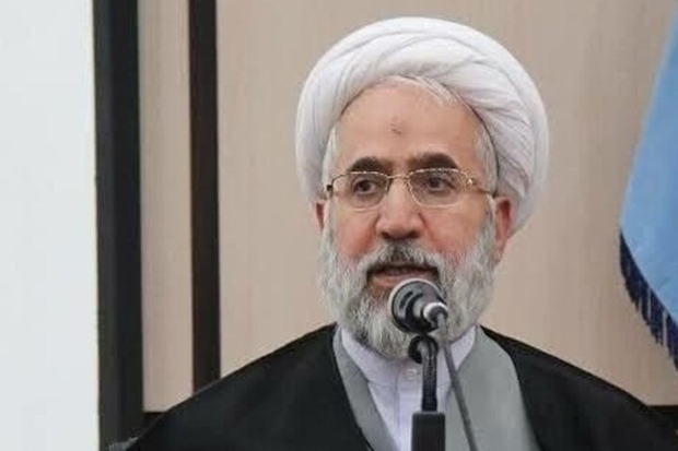 دادستان کل کشور: هیچ قاضی حق ندارد بدون دلایل قانونی، شخصی را احضار یا از آزادی محروم کند/ فضای مجازی با همه ظرفیت‌هایش، هم تهدید است و هم فرصت/ نباید اجازه داد اقلیت‌هایی با بی‌توجهی به ارزش‌های دینی و اخلاقی، حقوق مشروع اکثریت متدین جامعه را تضییع کنند