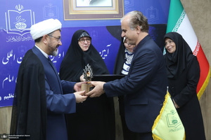 رونمایی طرح اولین همایش بین المللی تحول در نقش و جایگاه زنان در پرتو اندیشه های امام خمینی (س)