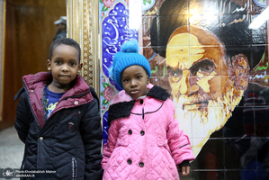 بازدید جمعی از طلاب دانشجو کشور سودان از بیت امام خمینی در ایام دهه فجر