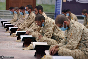 محفل انس با قرآن پرسنل وظیفه مرکز آموزش شهید اسدی دژبان کل ارتش در حرم امام خمینی (س)