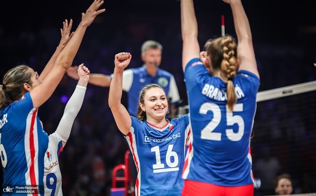 آن چه که تاکنون ندیده بودید؛ اتفاق عجیب در لیگ ملت های والیبال زنان+ عکس