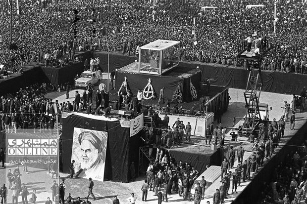 لحظات تکان دهنده آماده سازی محل خاکسپاری امام خمینی (س) + تصاویری که برای نخستین بار منتشر می شود