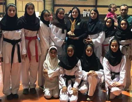 تیم مردان و بانوان قشم در مسابقات کاراته قهرمانی استان هرمزگان اول شدند