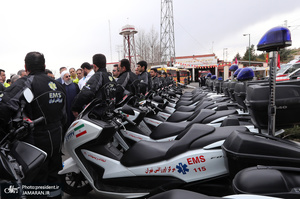 بازدید روحانی از ایستگاه سلامت اورژانس و پایگاه امداد و نجات جاده ای