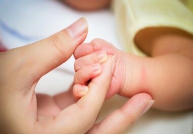 رفلاکس نوزادان در ماه‌های نخست تولد، طبیعی است
