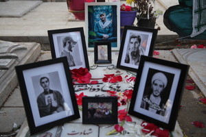 مهمانی لاله ها در قطعه شهدای بهشت زهرا