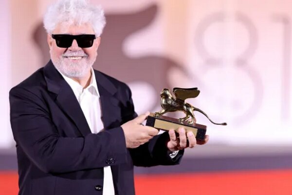 پدرو آلمادوار فیلم بیست و چهارمش را می سازد