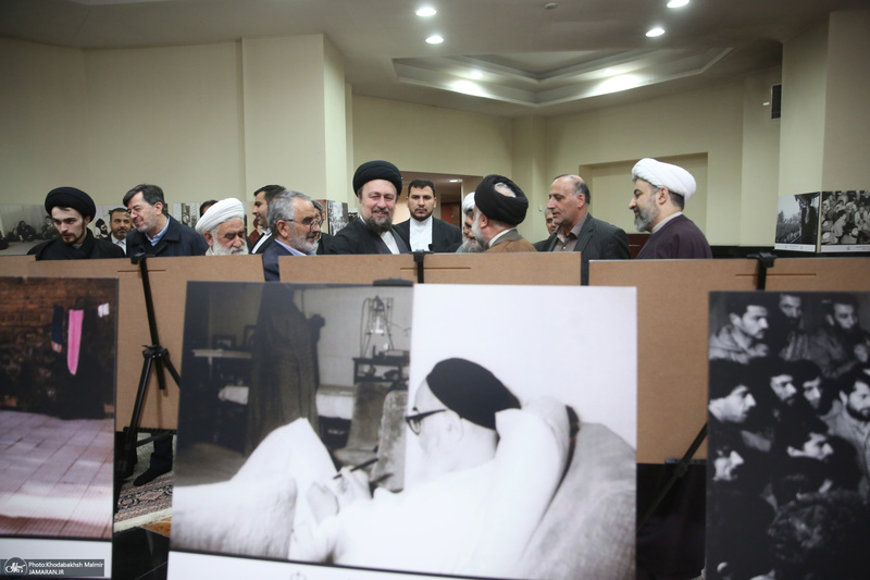 بازدید سید حسن خمینی از نمایشگاع عکس امام امت