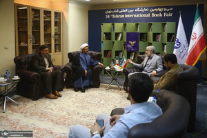 بازدید سرپرست موسسه تنظیم و نشر آثار حضرت امام خمینی(ره) از نمایشگاه کتاب