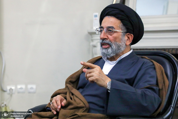 موسوی لاری: اگر می خواهیم این انقلاب بماند باید برای کاهش فاصله بین ملت و دولت و حاکمیت چاره اندیشی کرد