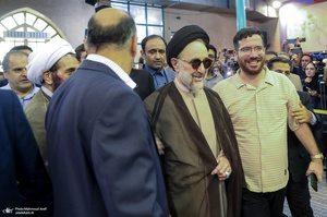 حضور سید محمد خاتمی در مرحله دوم انتخابات ریاست جمهوری چهاردهم