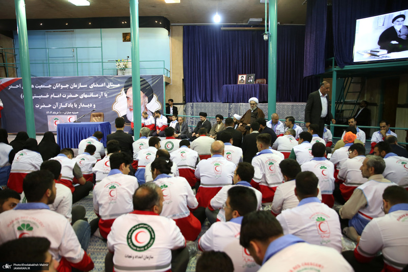 تجدیدمیثاق اعضای سازمان جوانان جمعیت هلال احمر با آرمان‌های امام خمینی(س)؛