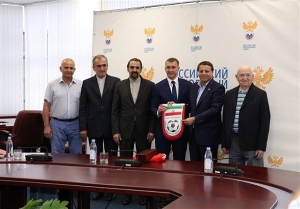 فرش دستباف جام جهانی به فدراسیون روسیه اهدا شد+تصاویر