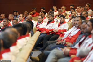 دیدار رییس و امدادگران جمعیت هلال احمر با سید حسن خمینی