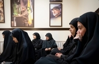 حضور نماینده رهبر انقلاب اسلامی در منزل خانواده‌های فرماندهان شهید حزب‌الله لبنان در بیروت (8)