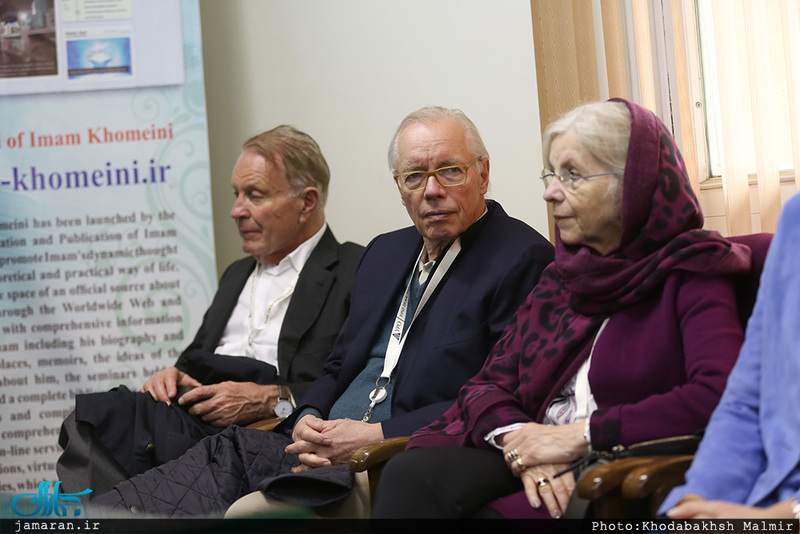 دیدار  گردشگران آلمانی و اتریشی با حجت الاسلام والمسلمین دکتر مقدم 