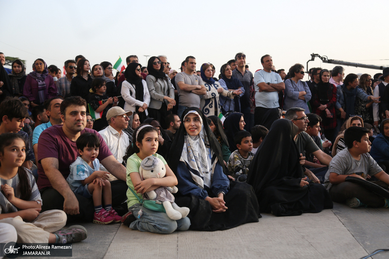 اجرای ارکستر سمفونیک تهران در برج آزادی