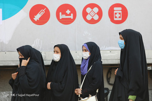 ویزیت رایگان مردم جهت پیشگیری از کرونا در مناطق محروم قم + تصاویر