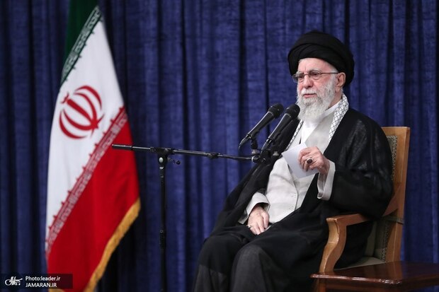 هشدار رسانه دفتر رهبر انقلاب: فضاسازی پرهیاهو علیه مسئولان اجرایی نقشه‌ای است که دشمن آرزویش را دارد
