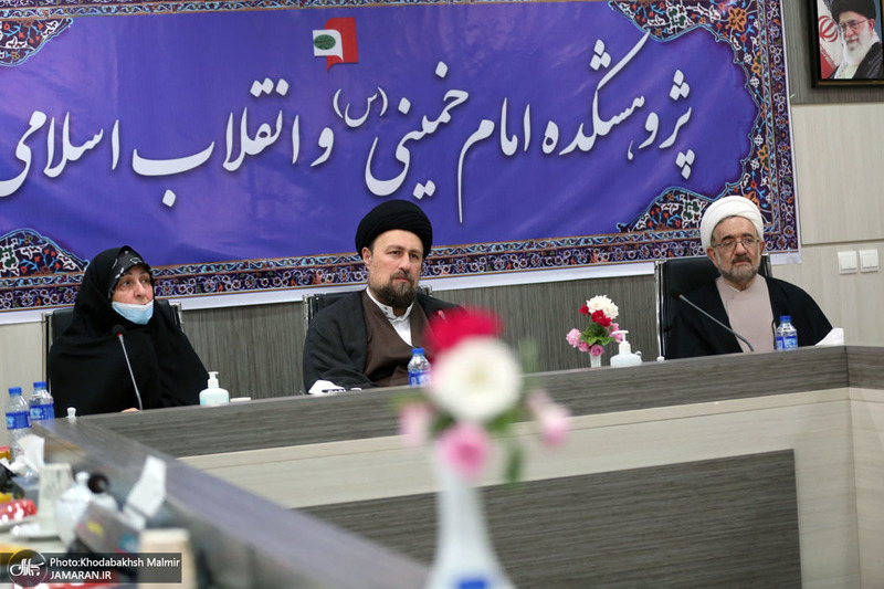 نشست صمیمانه اعضا هیات علمی پژوهشکده امام خمینی و انقلاب اسلامی با تولیت  معزز به مناسبت روز معلم