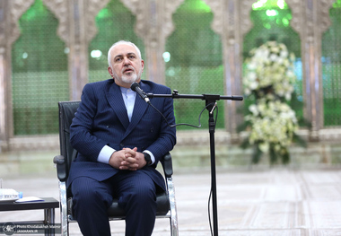 ظریف: پیام امام خمینی باور به مردم است/ حمایت مردم بزرگترین سرمایه ماست