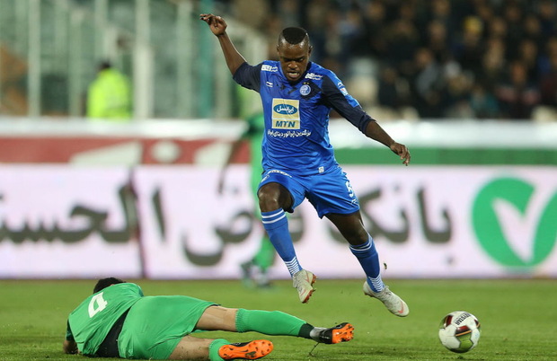 استقلال با پاتوسی به توافق رسید