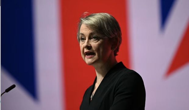 وزیر خارجه انگلیس: آمریکا باید با ایران مذاکره کند، نه اینکه به آن حمله کند