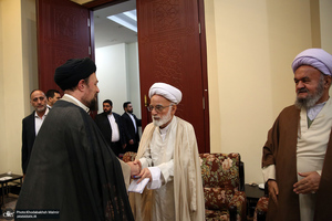 حاشیه های تجدید میثاق اعضای مجلس خبرگان رهبری با آرمان های امام خمینی (س)