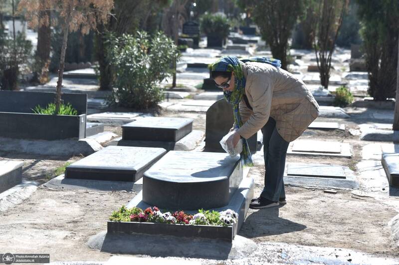 زیارت اهل غبور در آخرین پنجشنبه سال در بهشت زهرا (س) تهران