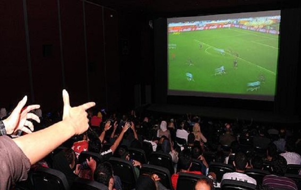 سینمای آزادی بیجار میزبان علاقه مندان فوتبال شد