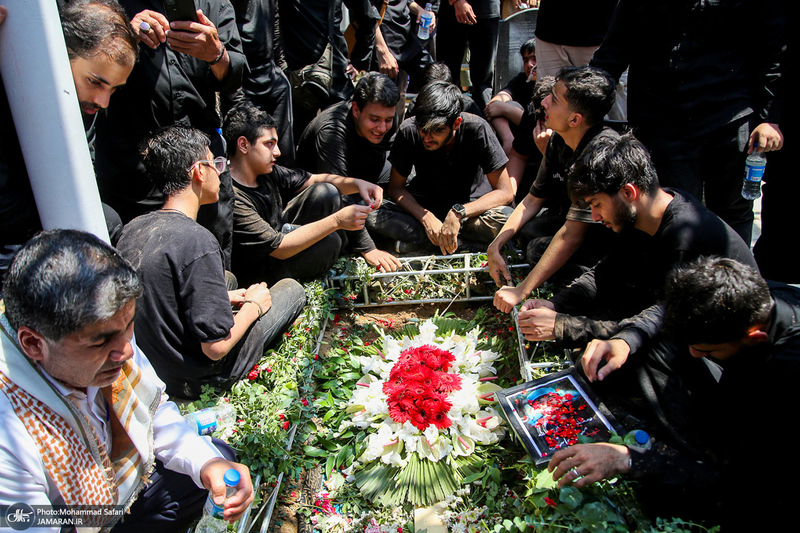 مراسم چهلمین روز شهدای جنگ تحمیلی ۱۲ روزه در قطعه 42 بهشت زهرا (س)