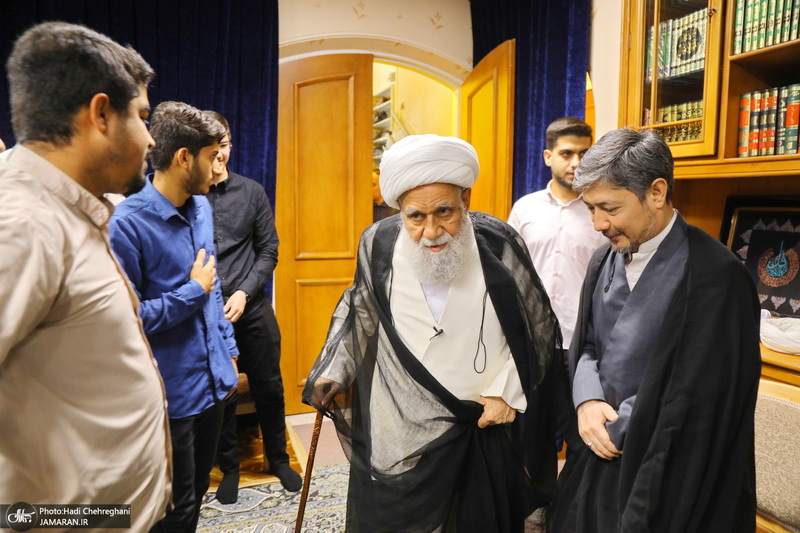 مراسم جشن عید غدیر و عمامه‌گذاری طلاب در بیت مراجع  تقلید و علما