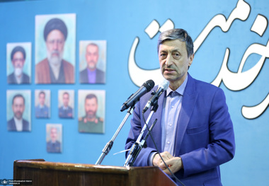 پرویز فتاح: آقای رئیسی دلی پر خون داشت؛ در آخرین دیدارمان، گفت رفت‌وآمدها من را خسته‌ نمی‌کند ولی امان از زخم زبان‌ها و تهمت‌ها/ آقای رئیسی خستگی را خسته کرد؛ از اول انقلاب‌ خادم بود و خادم رفت/ امام زنده است/ ما نباید از جماران دور شویم؛ این خطا است