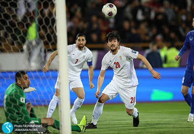 بازیکن اسبق فوتبال: باید مقابل نیوزلند باهوش باشیم/ مردم کمی از تیم ملی فاصله گرفتند