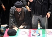 Seyyed Hassan Khomeini bids farewell with late president's funeral 