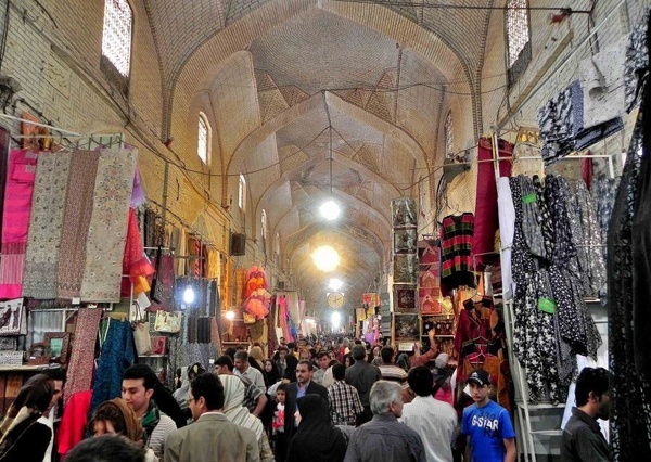 فرو ریختن بازار وکیل شیراز بر سر مردم  و مسافران
