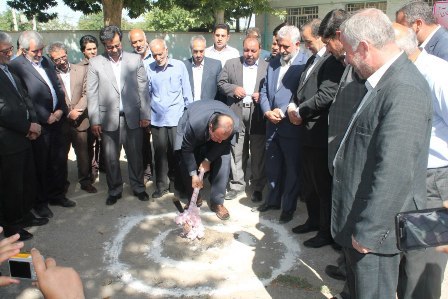 سه واحد آموزشی توسط بنیاد برکت در شهرستان نهاوند کلنگ زنی شد